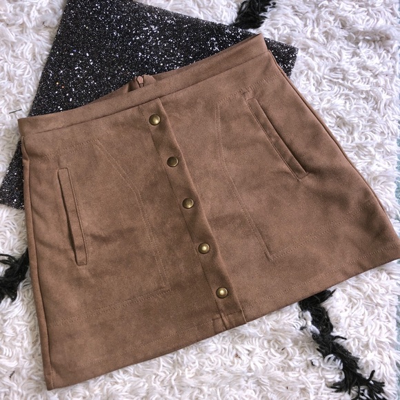 Dresses & Skirts - Cute faux suede style skirt with zipper back.